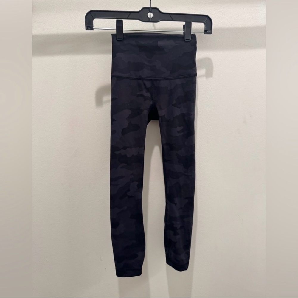 Lululemon cropped camo leggings
